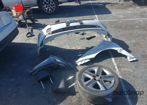 2022 Toyota Prius Xle z USA, uszkodzony, nr VIN JTDKAMFU5N3186325